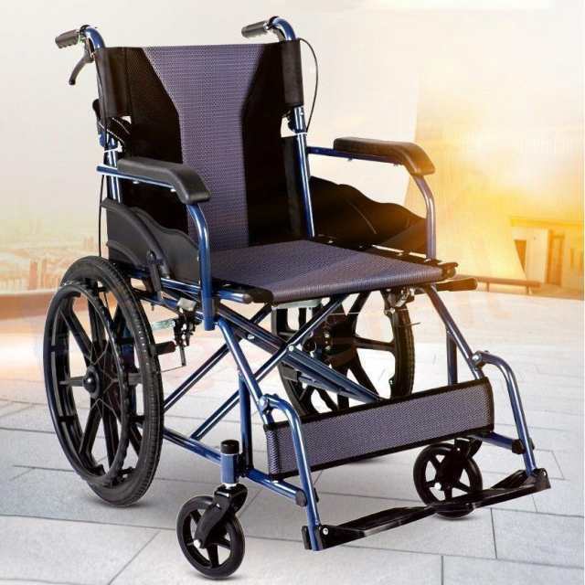 【中古】車いす 自走式 折りたたみ 軽量タイプ 介護用 車椅子 車椅子 自走介助兼用 アルミ製 軽量 自走式 介助用 コンパクト