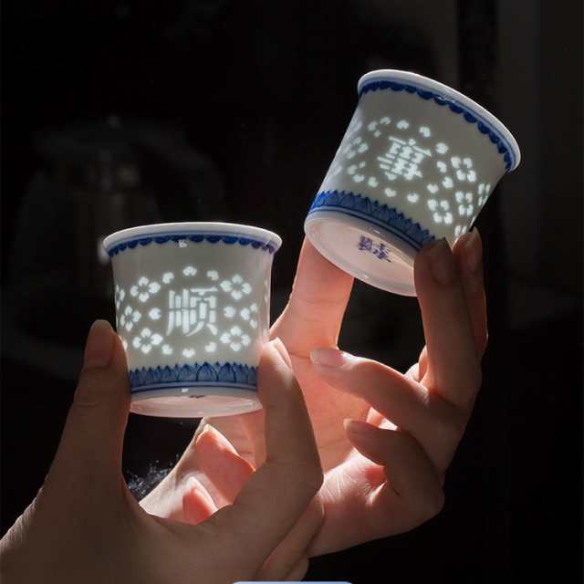 透かし彫り蛍手 盃 湯飲み ティーコップ ティーグラス 猪口 フリーカップ 50ml 玲瓏磁器 玲瓏磁 手作り 白磁 玲瓏 ほたるで 透彫 食器 磁器 ほたる 茶器 茶杯 中国 青花瓷 景徳鎮 磁器 茶芸