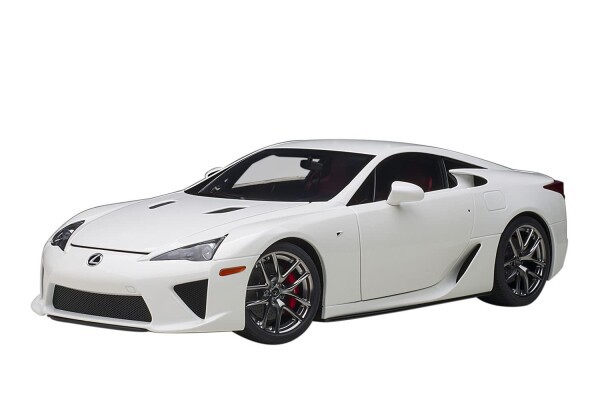 AUTOart 1/18 レクサス LFA (ホワイテスト・ホワイト) 完成品