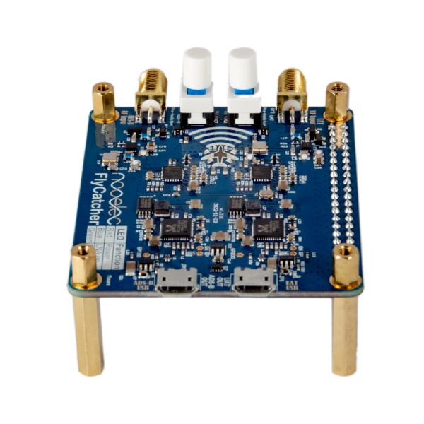 Nooelec Flycatcher - 飛行追跡および航空監視用の高性能デュアルチャネル RTL-SDR Raspberry Pi HAT。 ADS-B 1090MHz および UAT 978MHz ソフトウェア無線、ローカルおよびリモート LNA バイパス付き_1