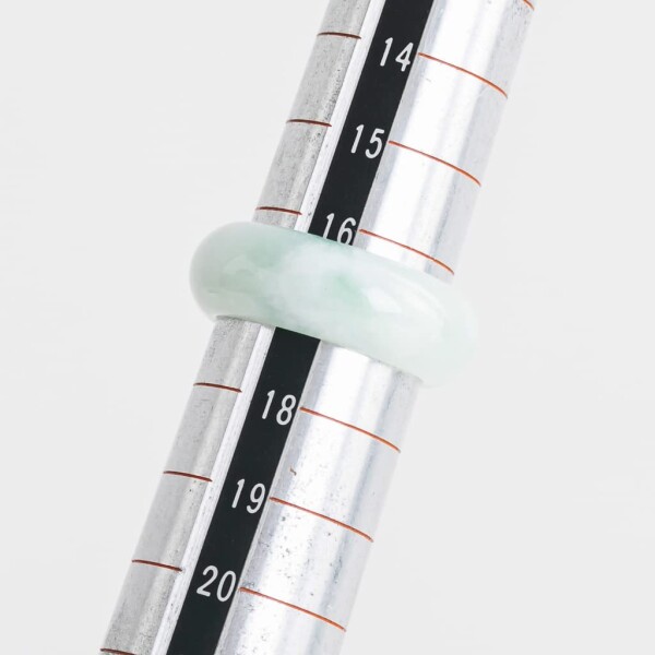 17号 糸魚川天然翡翠 くりぬき指輪 白色 日本国石 縄文の