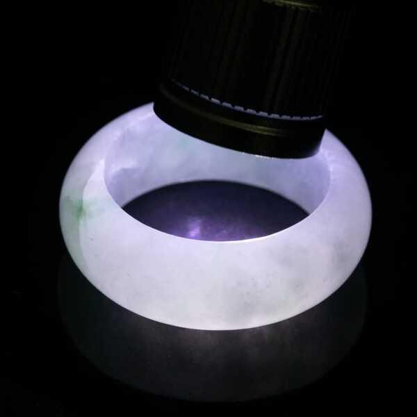 17号 糸魚川天然翡翠 くりぬき指輪 白色 日本国石 縄文の