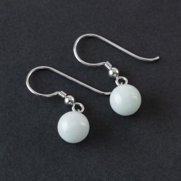 糸魚川天然翡翠 8mm玉 ゆれるシルバーフックピアス 日本国石 縄文の