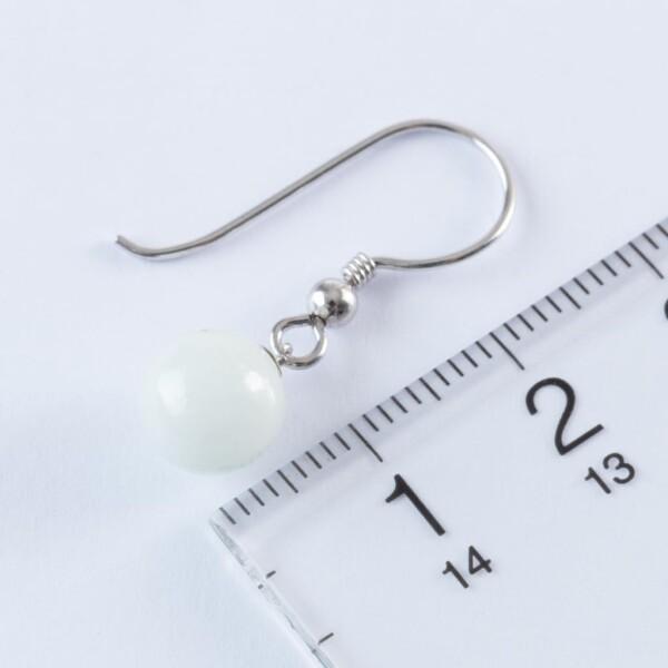 糸魚川天然翡翠 8mm玉 ゆれるシルバーフックピアス 日本国石 縄文の