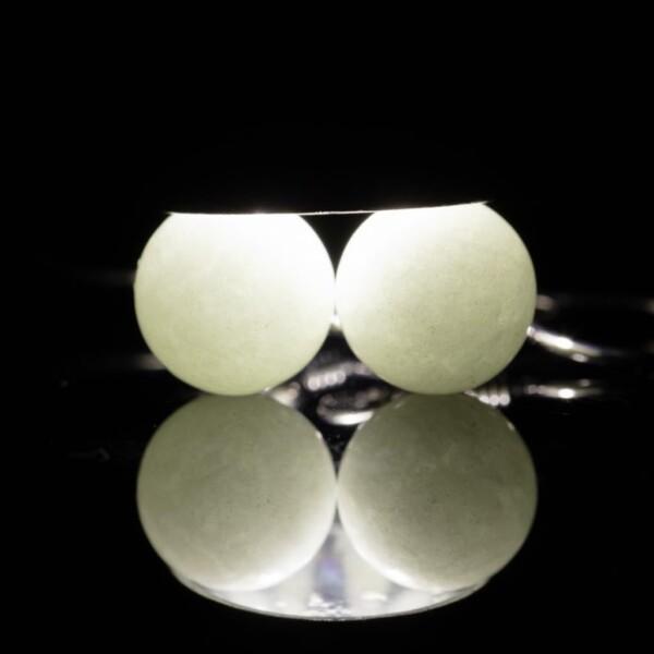 糸魚川天然翡翠 8mm玉 ゆれるシルバーフックピアス 日本国石 縄文の