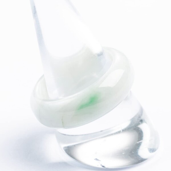 21号 糸魚川天然翡翠 くりぬき指輪 白色 日本国石 縄文の