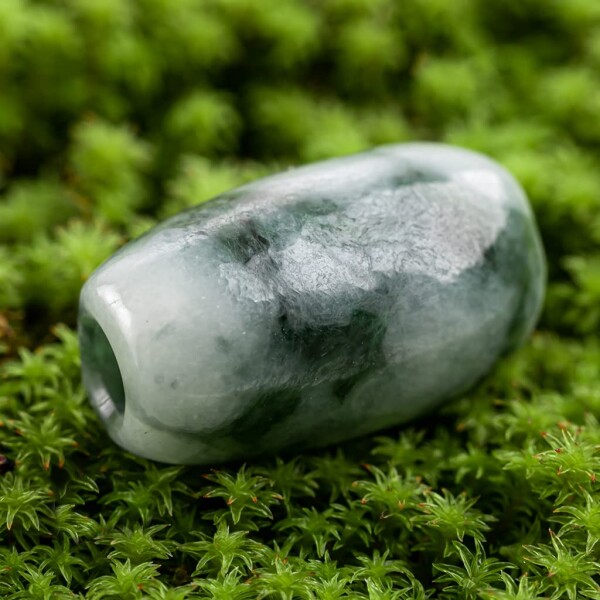 糸魚川天然翡翠 19mm管玉 ペンダント 濃緑色 日本国石 縄文の