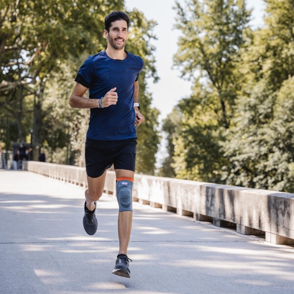 (フランス)THUASNE SPORT ドクターニー3Dニットスポーツサポート -血流を妨げず長時間快適 解剖学的設計 動きやすい サイドステー ひざの負担軽減 スポーツ&日常生活- (XXL)