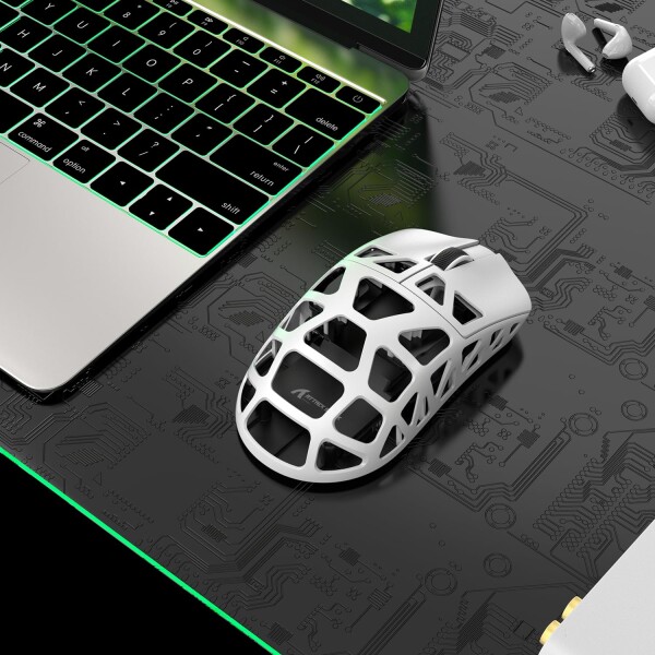 ATTACK SHARK R3 ゲーミングマウス3 モード マグネシウム合金版46g超軽量マウス 有線Type-C/Bluetooth/ワイヤレス2.4G接続 8000hz PAW3395センサー 26000DPI 急速充電 人間工学 （ホワイト）