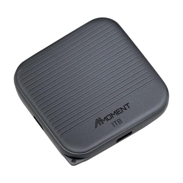 MMOMENT 1TB 磁気外付けポータブルSSDProRes 4K用 ? Phone SSD MagSafe、USB-C、USB-A、iPhone 15/16、Mac、PC対応 (MU P100)