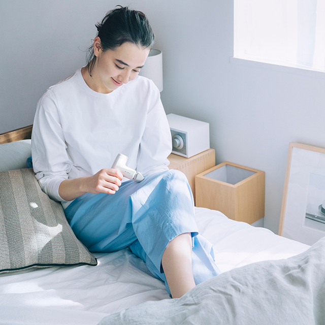 コンパクトビューティーガン AIM-FN071(WH) ハンディーガン 筋膜