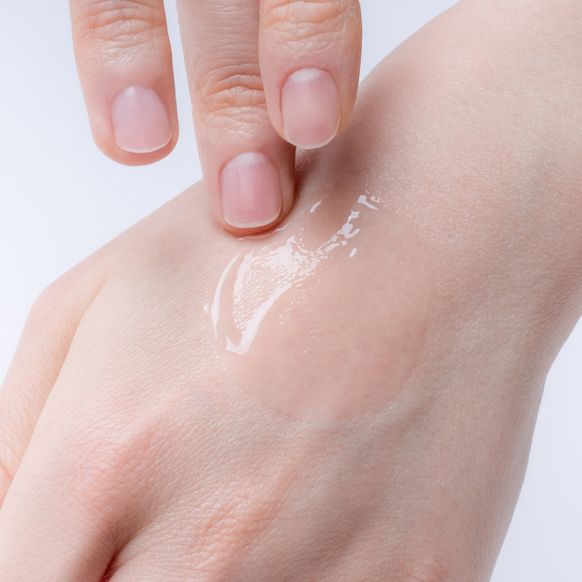 モイスチュアマイルド ホワイト リンクルケア パーフェクトエッセンス