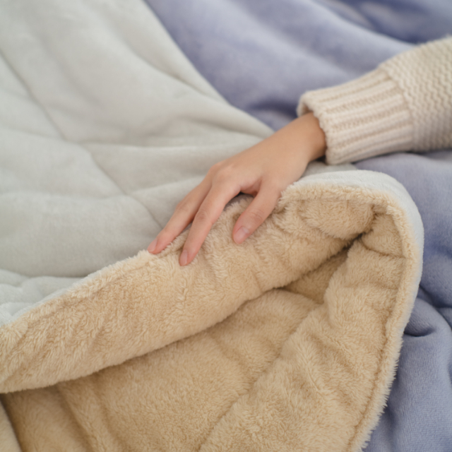 nishikawa 西川 hauu もちもちブランケット 綿入り （リバーシブル