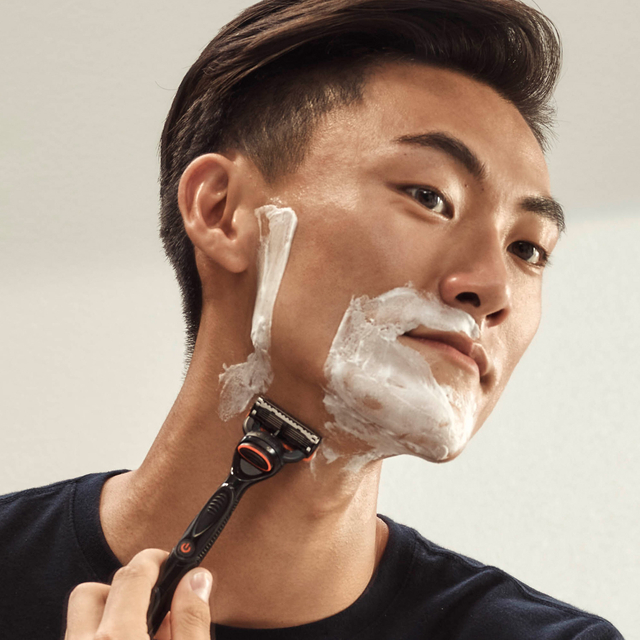 ジレット フュージョン パワー 髭剃り 8コ入×4個セット P&Gの通販はau