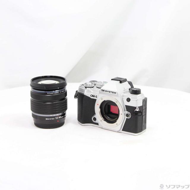 (中古)OM SYSTEM (展示品) OM-5 12-45mm PRO レンズキット シルバー(262-ud)