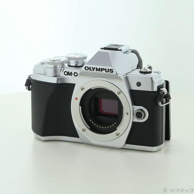 (中古)OLYMPUS OM-D E-M10 Mark III 上半身 しろがね色(352-ud)
