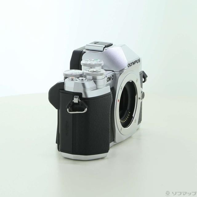(中古)OLYMPUS OM-D E-M10 Mark III 上半身 しろがね色(352-ud)