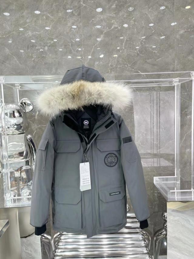 カナダグース Canada Goose 防風性と防水性を備えたクラシックなファー襟
