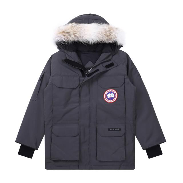 カナダグース  Canada Goose   防風性と防水性を備えたクラシックなファー襟ダウンジャケットの通販は