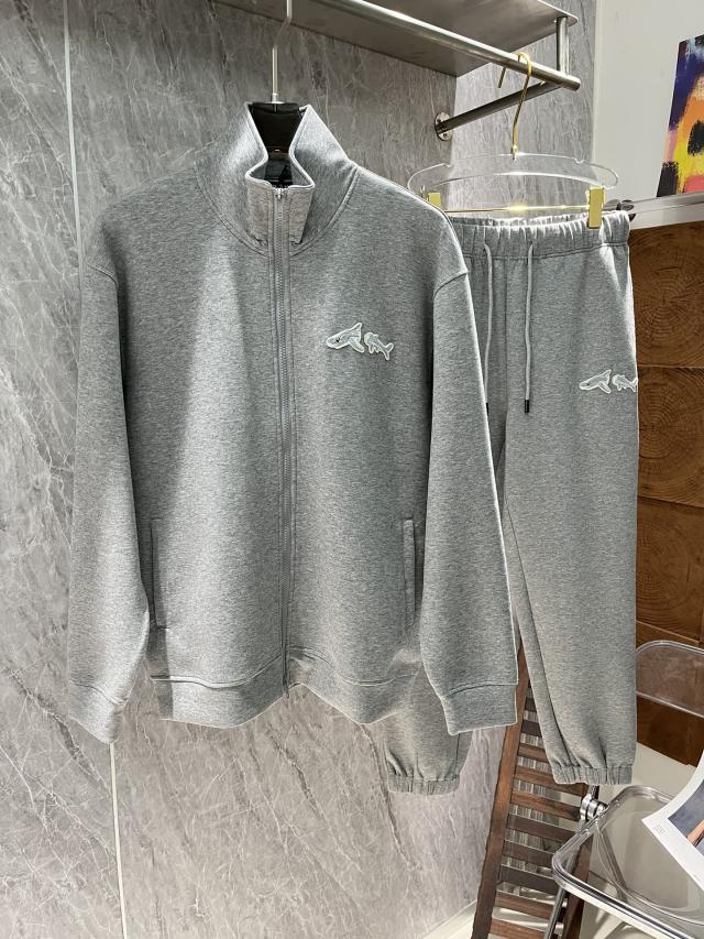 パーム・エンジェルズ　Palm Angels  シンプルでゆとりのある秋の新作ジップモデルスーツ