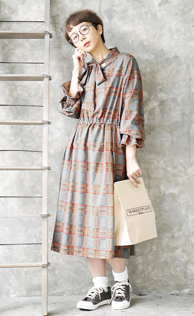 春新作 Zootie レトロチェック ボウタイワンピース ワンピース リボン ボウタイ タイリボン ロングワンピース デザイン袖 小花柄 フレア の通販はau Pay マーケット イーザッカマニアストアーズ