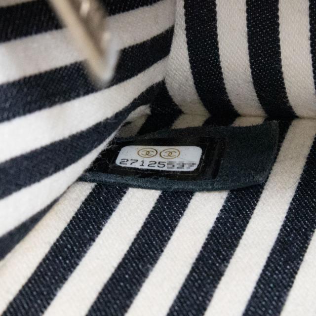 美品）シャネル CHANEL シェブロン Vステッチ ココマーク