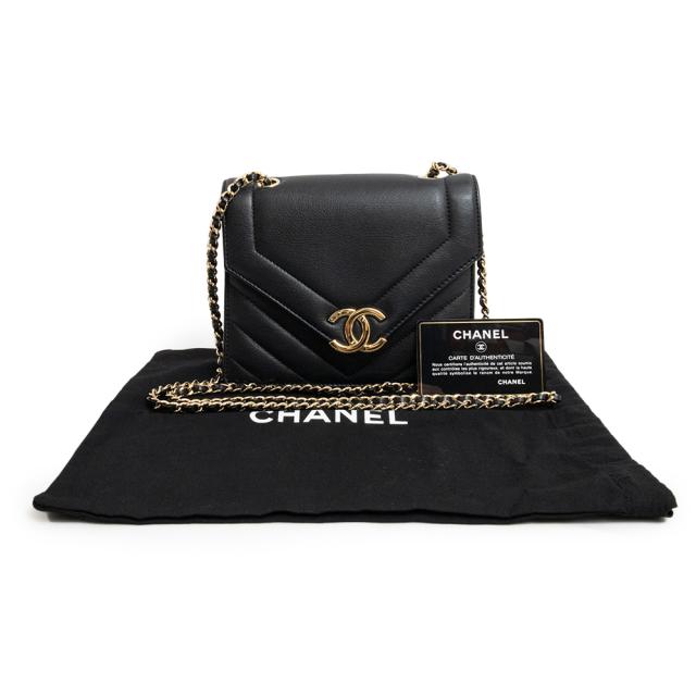 CHANEL / Vステッチ シェブロン コインケース キャビアスキン ブラック 美品）シャネル CHANEL シェブロン Vステッチ ココマーク
