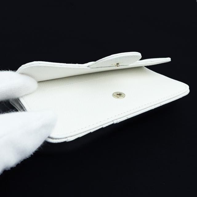 CHANEL ホワイト ケース　アクセサリーケース CHANELクラシックカードケース名刺入れホワイトキャビアスキン未使用品