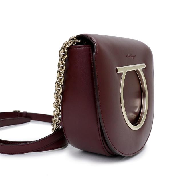 （未使用　展示品）サルヴァトーレフェラガモ Salvatore Ferragamo ガンチーニ チェーン ショルダー クロスボディ バッグ 斜め掛け カーフスキン レザー ワインレッド 赤 ゴールド金具 AU 21 G998 694631 未使用 展示品）サルヴァトーレフェラガモ Salvatore Ferragamo