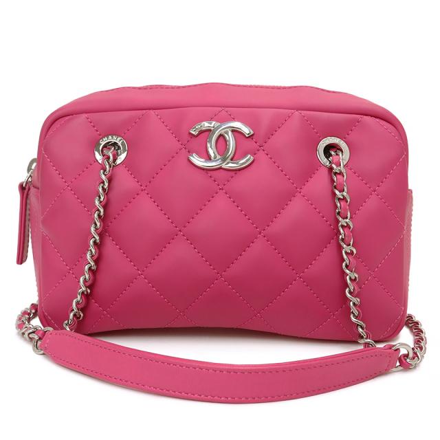 （美品）シャネル CHANEL カメラケース ココレイン ココマーク マトラッセ チェーン ショルダー ハンドバッグ ポーチ ラバー ゴム レザー ピンク シルバー金具 A93156 レインカバー付