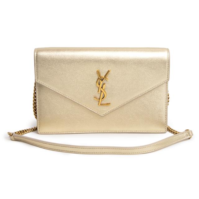 （新品・未使用品）イヴ サンローラン YVES SAINT LAURENT ENVELOPE チェーンウォレット ショルダーバッグ クラッチ カーフスキン レザー ペールゴールド 金 アンティークゴールド金具 402031