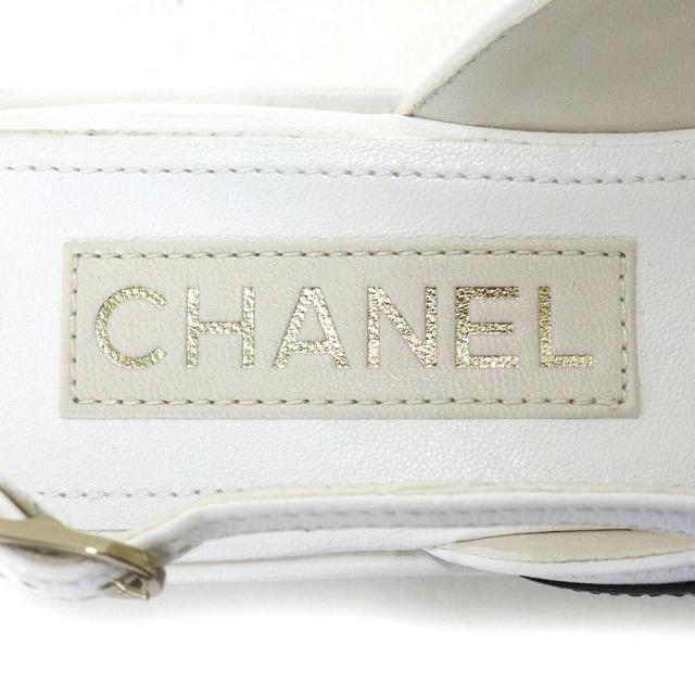 （未使用　展示品）シャネル CHANEL マトラッセ ココマーク パール サンダル 靴 #36 1/2 23.5cm ラムスキン パテントカーフスキン レザー ホワイト ブラック 白 黒 ゴールド金具 G45009