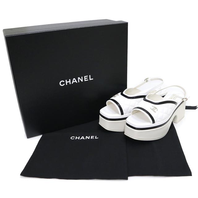 （未使用　展示品）シャネル CHANEL マトラッセ ココマーク パール サンダル 靴 #36 1/2 23.5cm ラムスキン パテントカーフスキン レザー ホワイト ブラック 白 黒 ゴールド金具 G45009