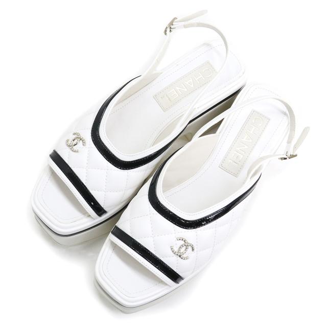 （未使用　展示品）シャネル CHANEL マトラッセ ココマーク パール サンダル 靴 #36 1/2 23.5cm ラムスキン パテントカーフスキン レザー ホワイト ブラック 白 黒 ゴールド金具 G45009