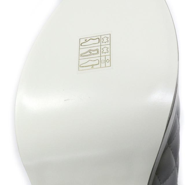 （未使用　展示品）シャネル CHANEL マトラッセ ココマーク パール サンダル 靴 #36 1/2 23.5cm ラムスキン パテントカーフスキン レザー ホワイト ブラック 白 黒 ゴールド金具 G45009