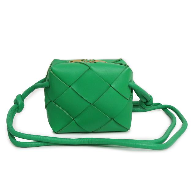 （新品・未使用品）ボッテガヴェネタ BOTTEGA VENETA ミニ カセット カメラバッグ ショルダーバッグ 斜め掛け ラムスキン レザー グリーン 緑 ゴールド金具 701915