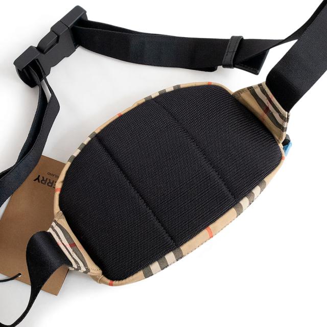 （未使用　展示品）バーバリー BURBERRY キャノン バムバッグ ショルダー ボディバッグ ウエストポーチ 斜め掛け コットン ポリエステル アーカイブベージュ ブラック シルバー金具 8014420_5