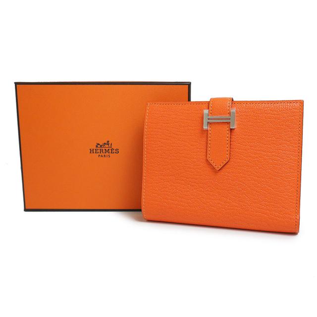 （新品・未使用品）エルメス HERMES ベアン コンパクト 二つ折り財布 シェブル シェーブルミゾール レザー オレンジミニウム シルバー金具 B刻印 箱付の通販は