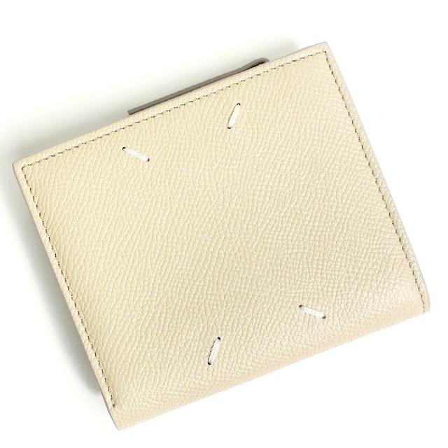 （新品・未使用品）メゾン マルジェラ Maison Margiela フリップ フラップ ウォレット コンパクト 二つ折り財布 カーフスキン レザー カシミヤ ベージュ シルバー金具 MSA1UI0020