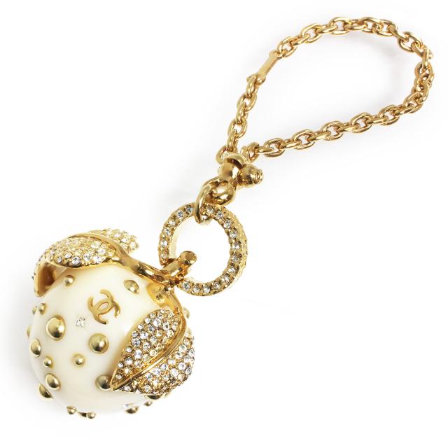 （美品）シャネル CHANEL ココマーク アップル りんご ラインストーン バッグチャーム オフホワイト 白 ゴールド金具 箱付
