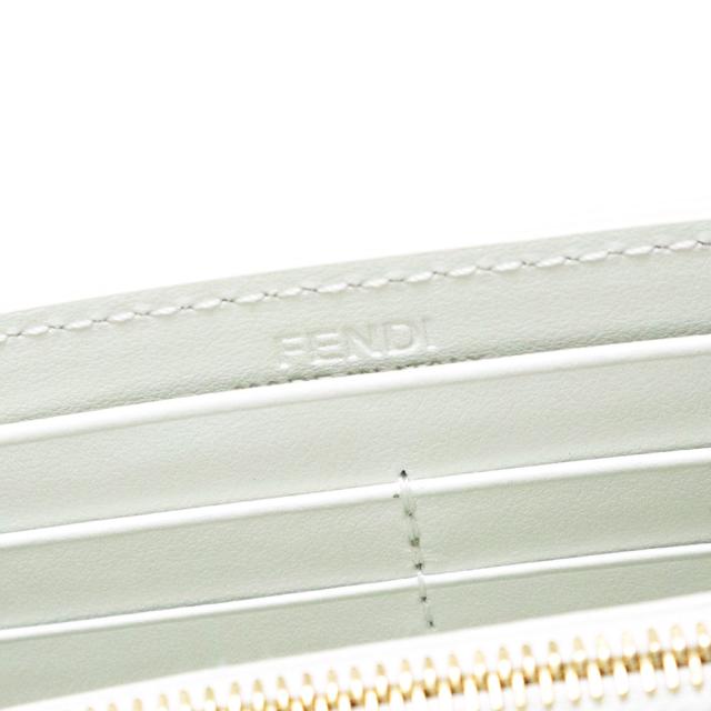 新品・未使用品）フェンディ FENDI FFロゴ プリント 二つ折り長財布