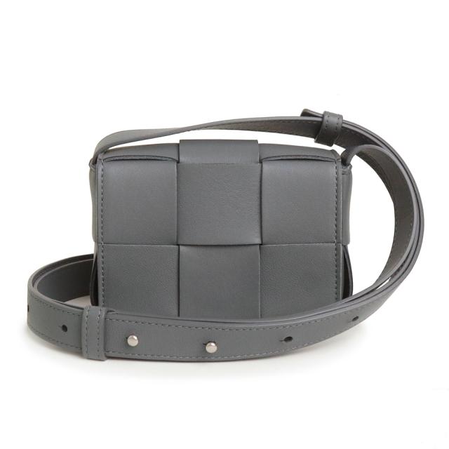 新品・未使用品)ボッテガヴェネタ BOTTEGA VENETA カセット 新品・未使用品)ボッテガヴェネタ BOTTEGA VENETA カセット