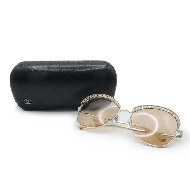 未使用 展示品)シャネル CHANEL ココマーク パール スクエア 未使用 展示品)シャネル CHANEL ココマーク パール スクエア