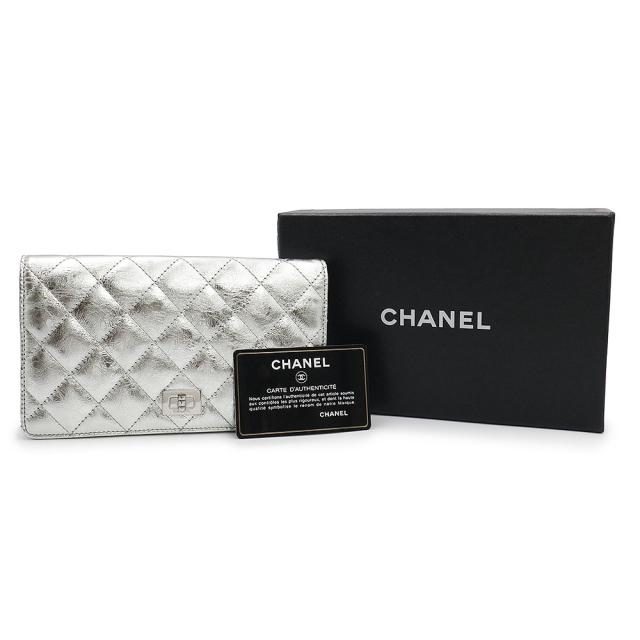 （未使用保管品）シャネル CHANEL マトラッセ 2.55 二つ折り長財布 カーフスキン レザー シルバー シルバー金具 A35304 箱付_1