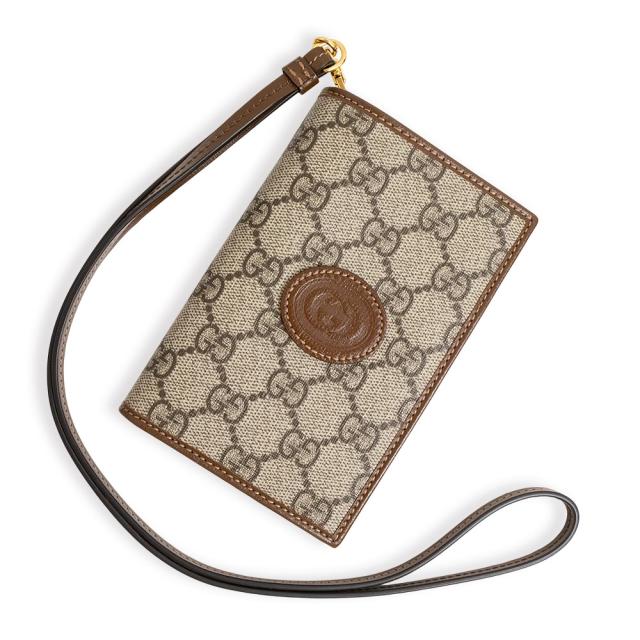 （新品・未使用品）グッチ GUCCI パスポートケース パスケース カード入れ GGスプリームキャンバス レザー ベージュ ブラウン ゴールド金具 700657 箱付