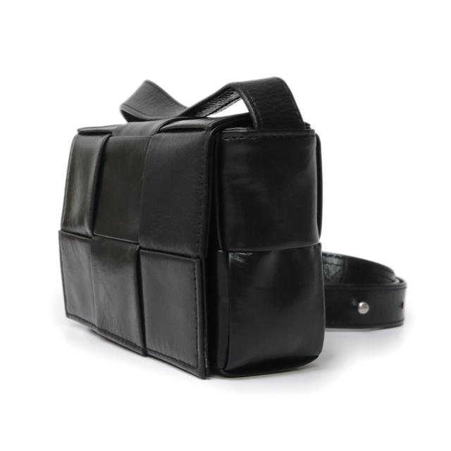 未使用 ボッテガ ヴェネタ BOTTEGA VENETA マキシ イントレチャート カセット フラップ カードケース パスケース 名刺入れ ダークグレー 748053 未使用品 Bottega Veneta 二つ折り財布 ブラック ボッテガ