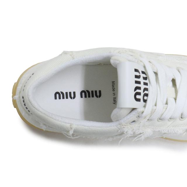 （新品・未使用品）ミュウミュウ miu miu ウォッシュド デニム ロゴ フリンジ スニーカー シューズ 靴 #37.5 24.5cm コットン ホワイト 5E325E 箱付
