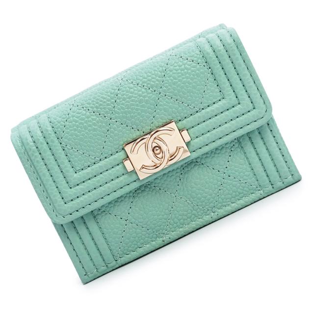 （新品・未使用品）シャネル CHANEL ボーイシャネル スモール フラップ ウォレット コンパクト 三つ折り財布 キャビアスキン レザー ライトブルーグリーン ゴールド金具 A84432