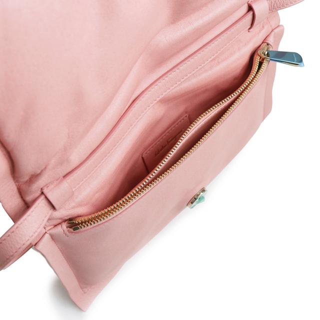 （未使用　展示品）Salvatore Ferragamo サルヴァトーレフェラガモ AU-22 ヴァラ VIVA BOW ビバ ボウ リボン カーフスキン ピンク レッド ショルダーバッグ 斜め掛け レザー ゴールド金具_3