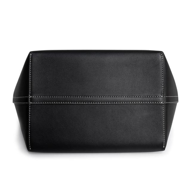 （未使用　展示品）BURBERRY バーバリー 8040123 ミニ ソフトポケット トート カーフスキン レザー ブラック 2Way ショルダー ハンドバッグ 斜め掛け シルバー金具_6